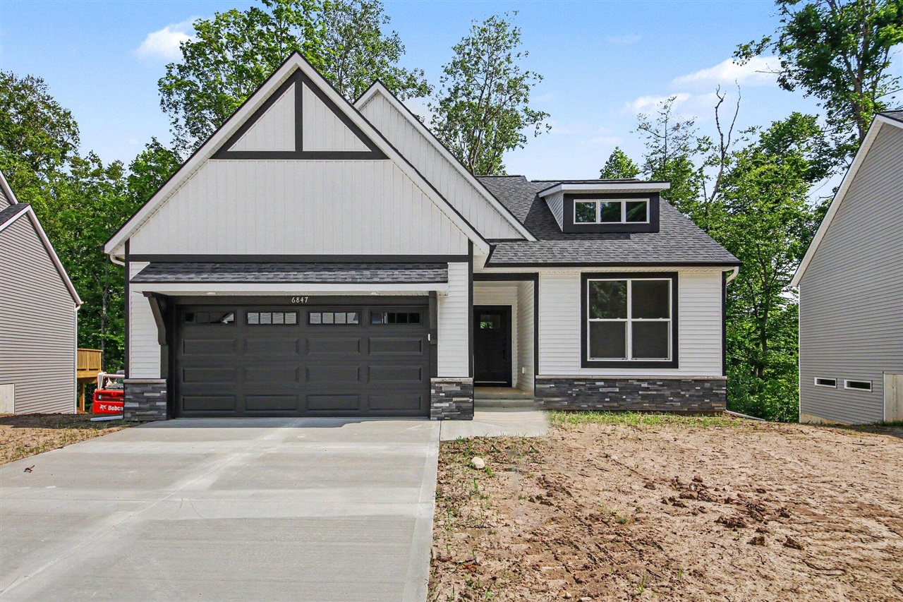 6847 Loggers Ridge Run Property Photo 1