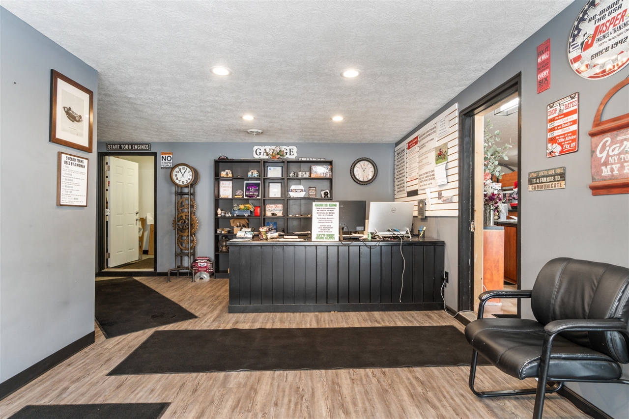 5010 S M-106 Property Photo 2