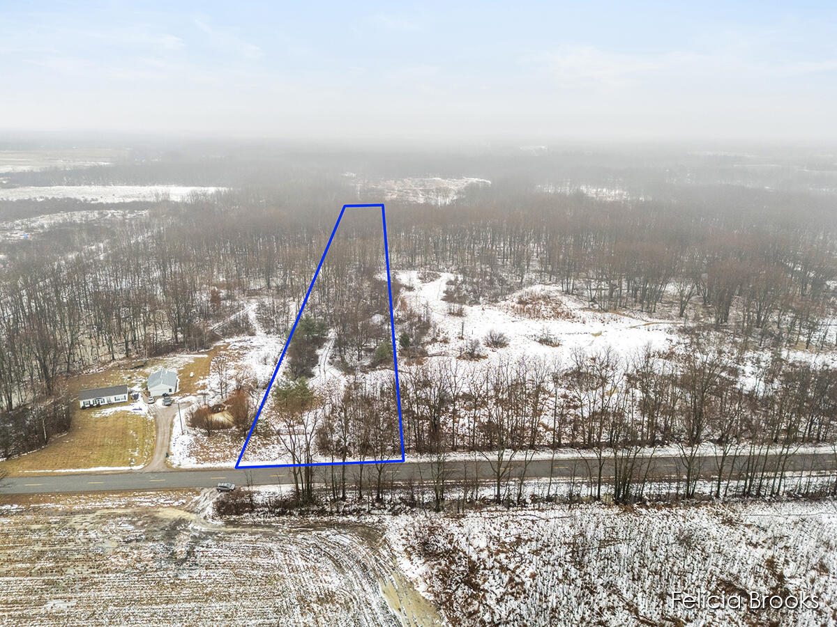 17590 Pine Lake Avenue Property Photo 1