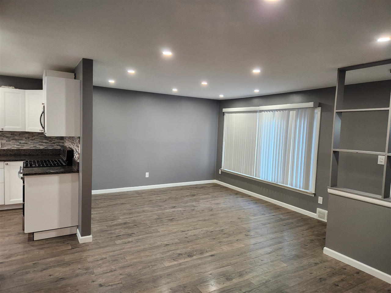 29121 Mark Avenue Property Photo 7