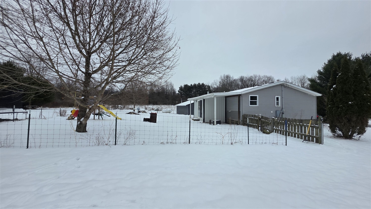 15143 H Drive Property Photo 2