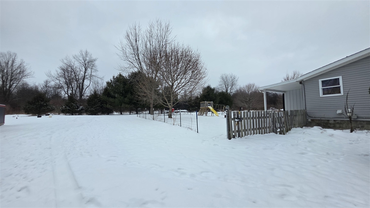 15143 H Drive Property Photo 3