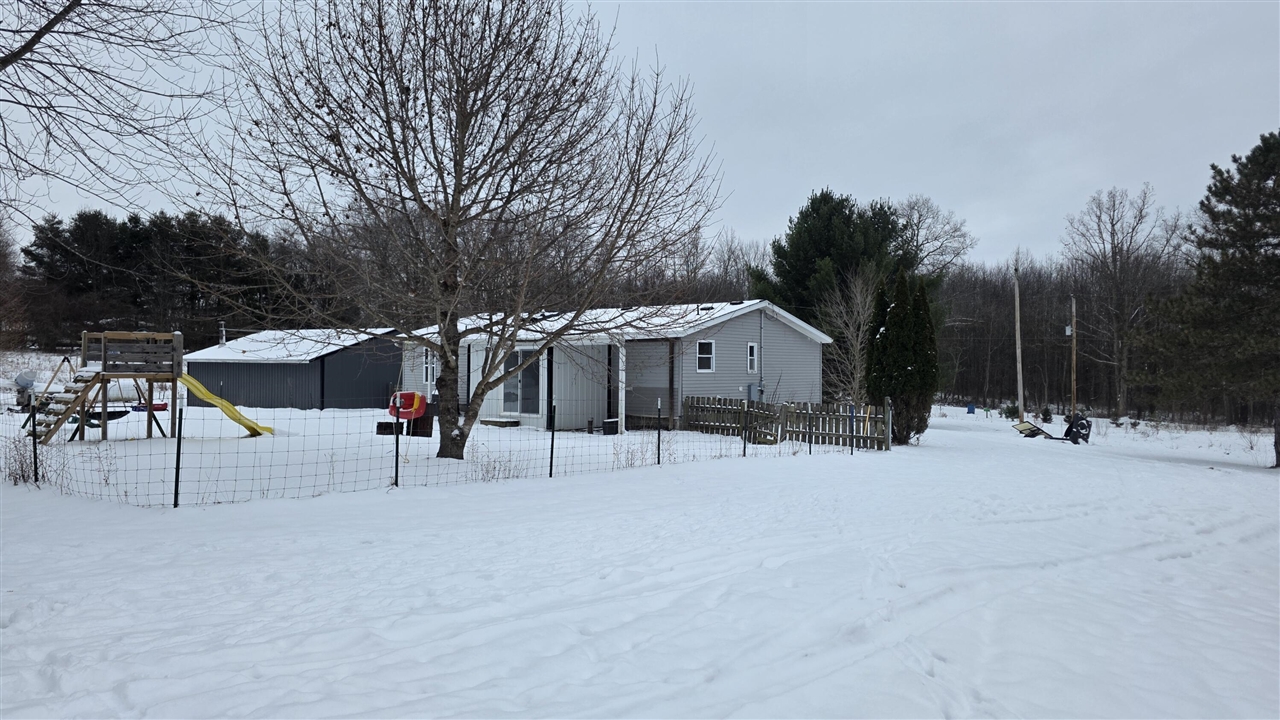 15143 H Drive Property Photo 5