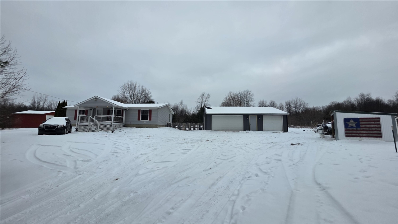 15143 H Drive Property Photo 10