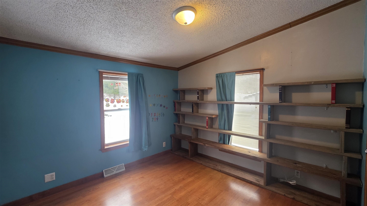 15143 H Drive Property Photo 16