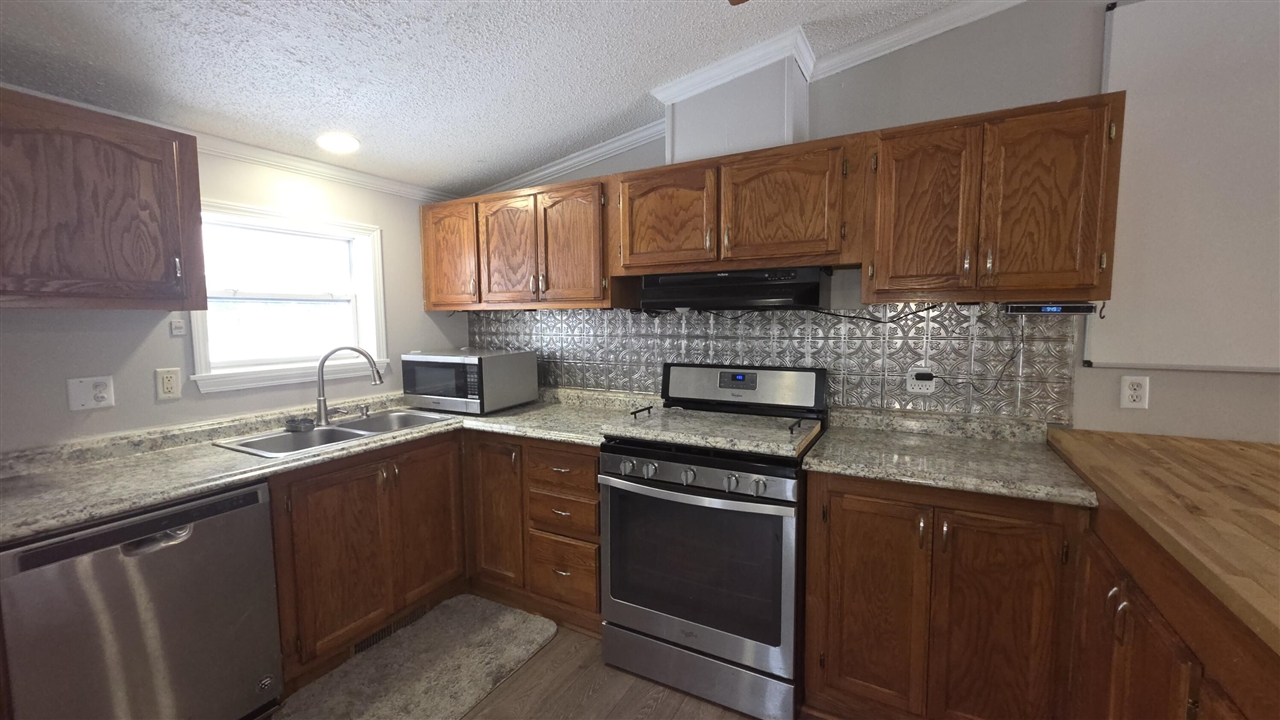 15143 H Drive Property Photo 26