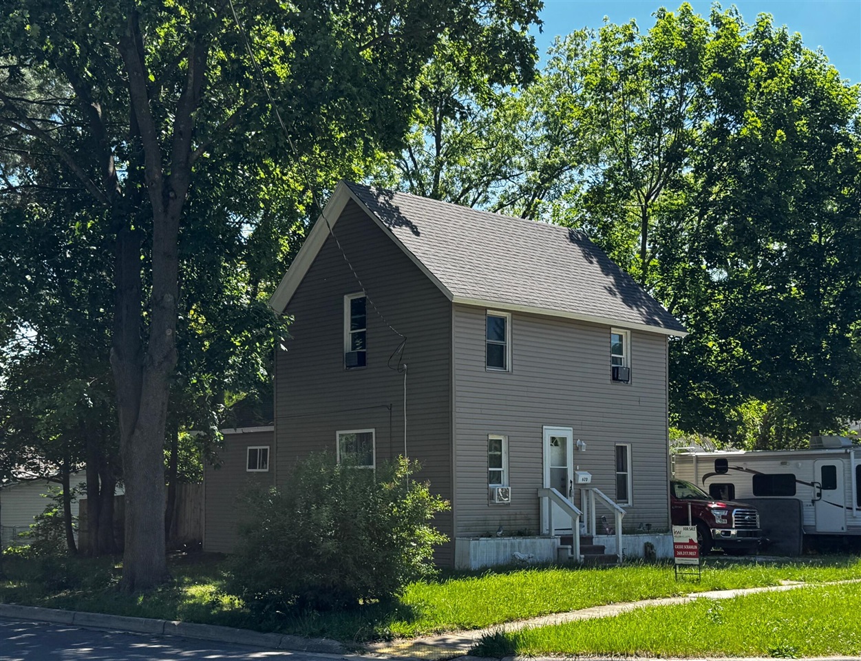 620 E Green Street Property Photo 1