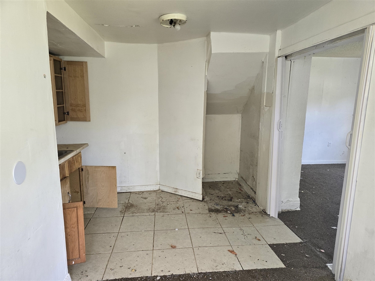 323 Ferry Avenue Property Photo 4