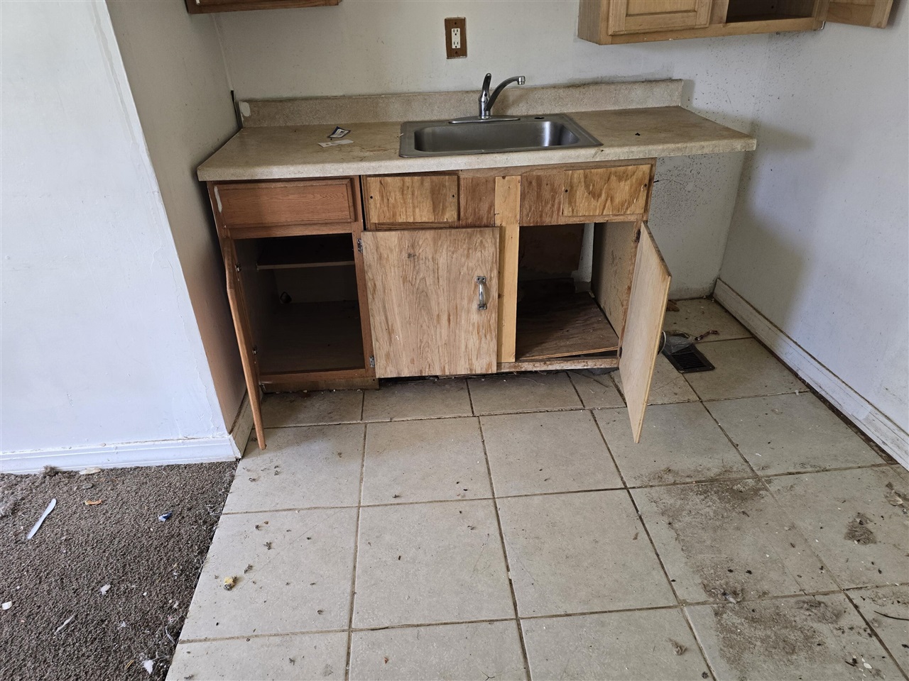 323 Ferry Avenue Property Photo 6