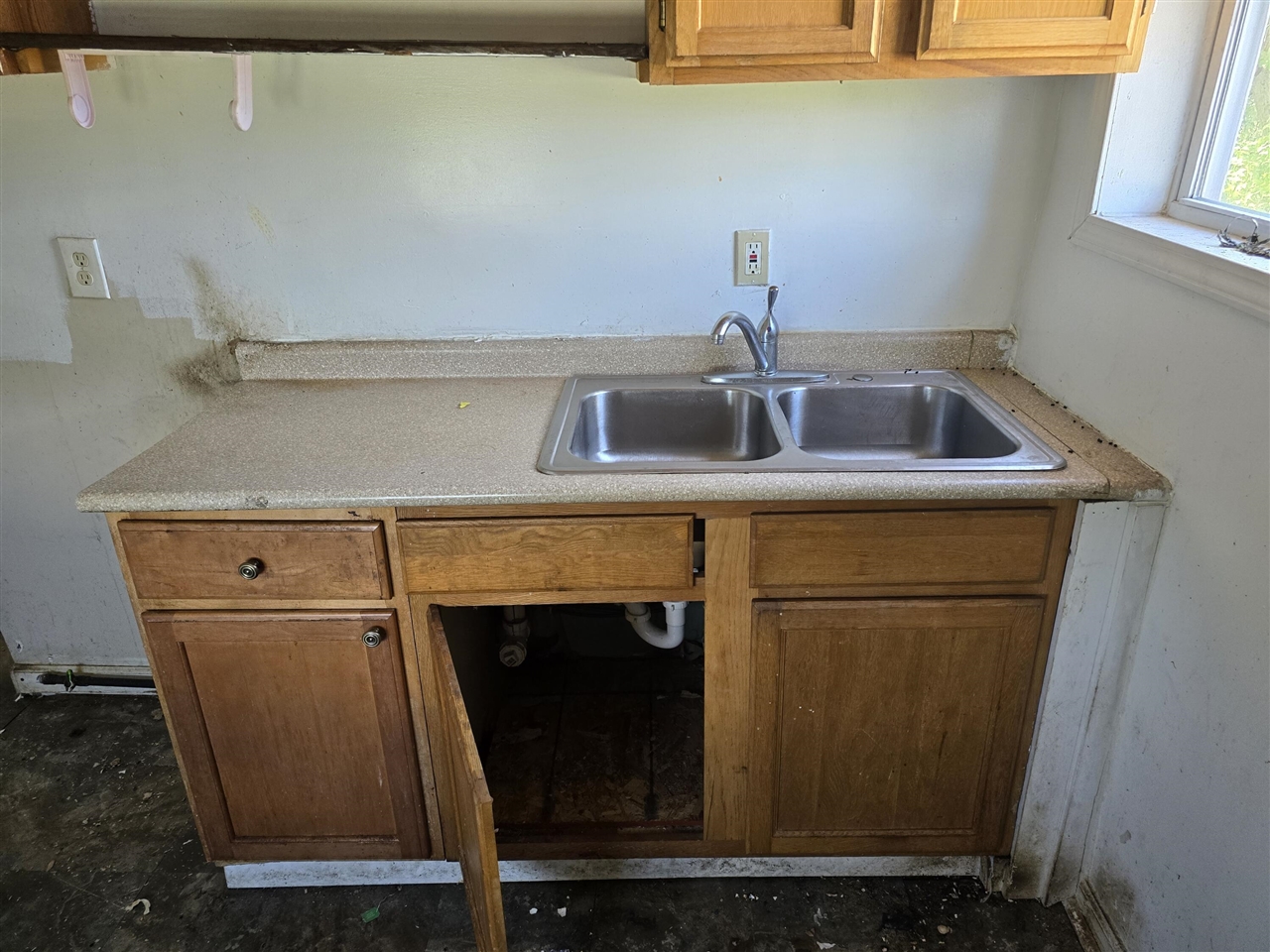 323 Ferry Avenue Property Photo 16