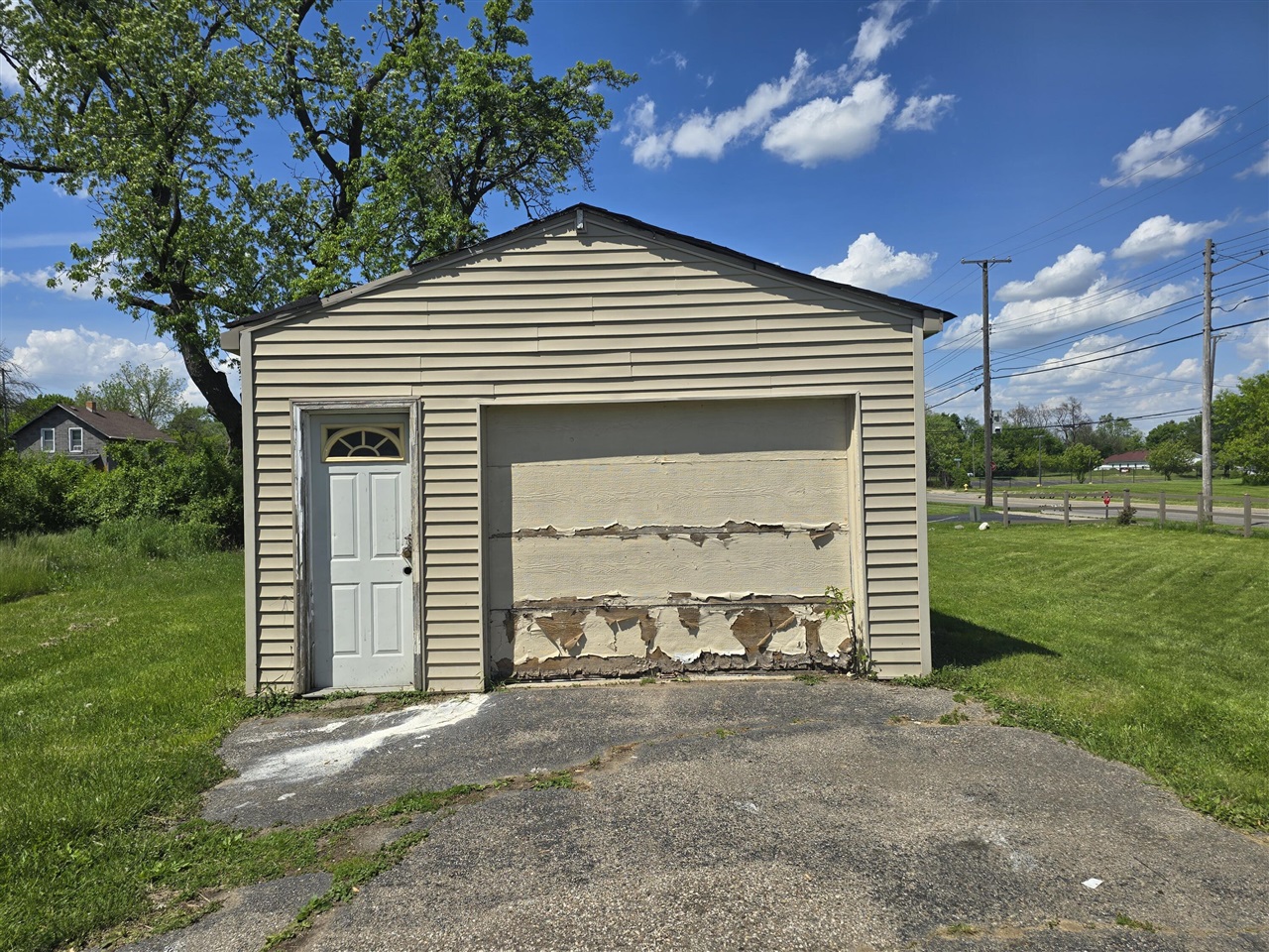 323 Ferry Avenue Property Photo 18