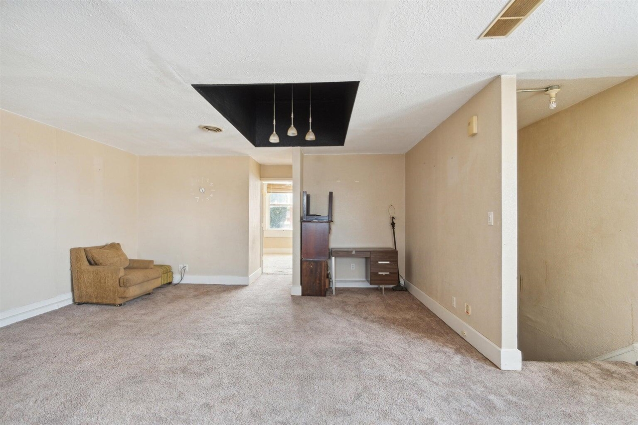 223 S Mechanic Street Property Photo 17