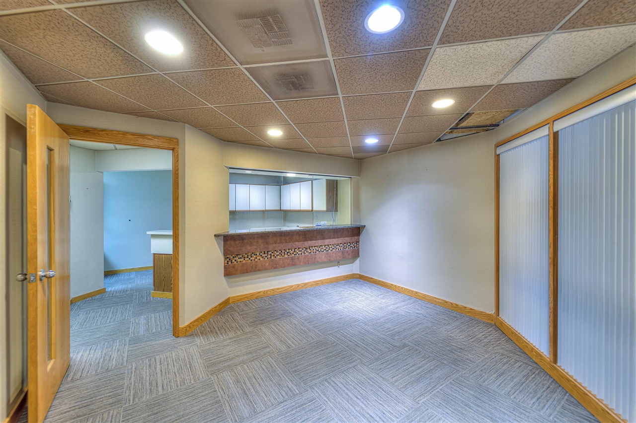 900 E Michigan Avenue Property Photo 9
