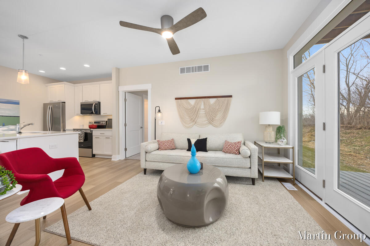 2247 Watertown Way Property Photo 4