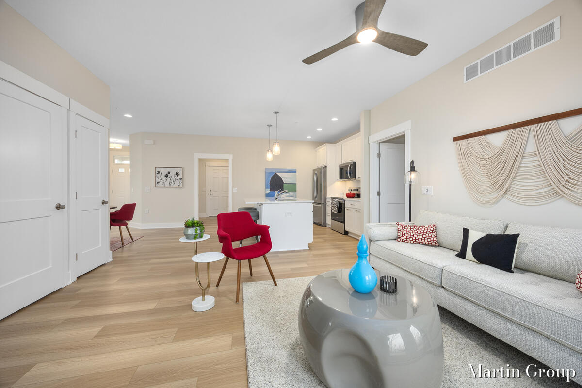 2247 Watertown Way Property Photo 5