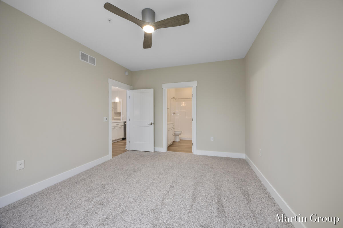 2247 Watertown Way Property Photo 11