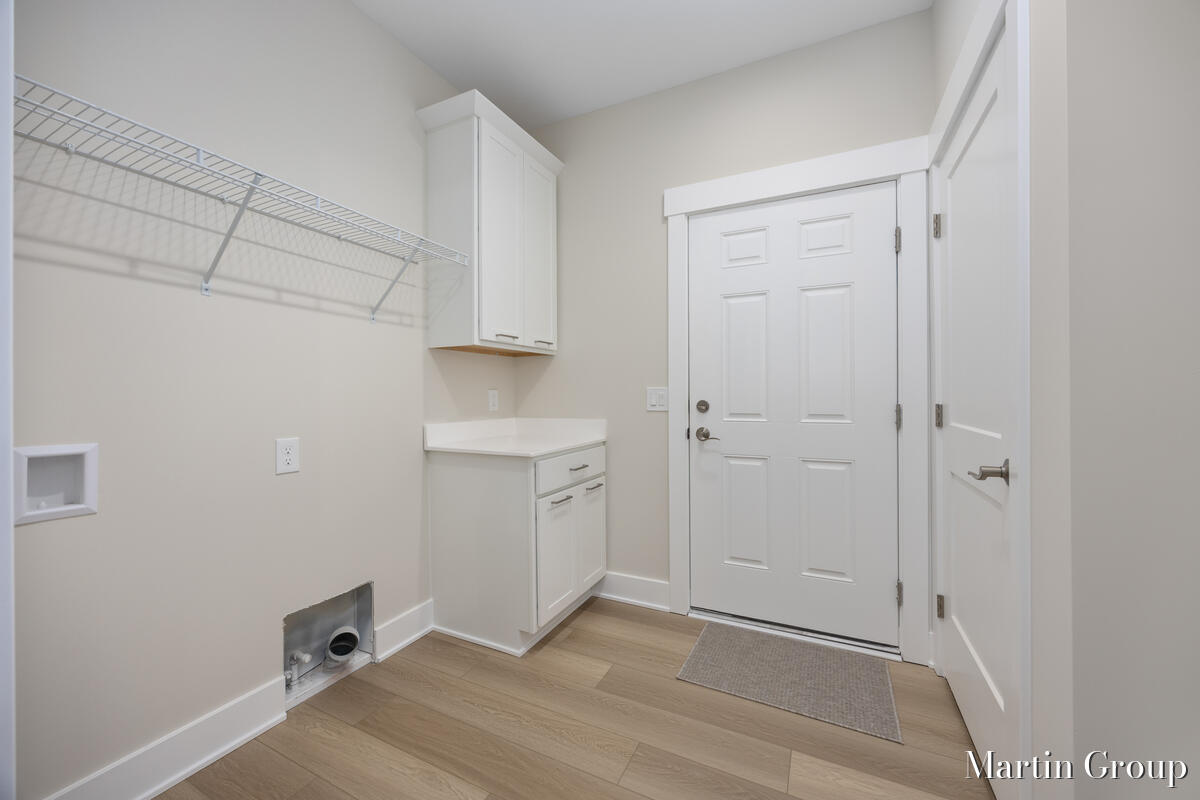 2247 Watertown Way Property Photo 15