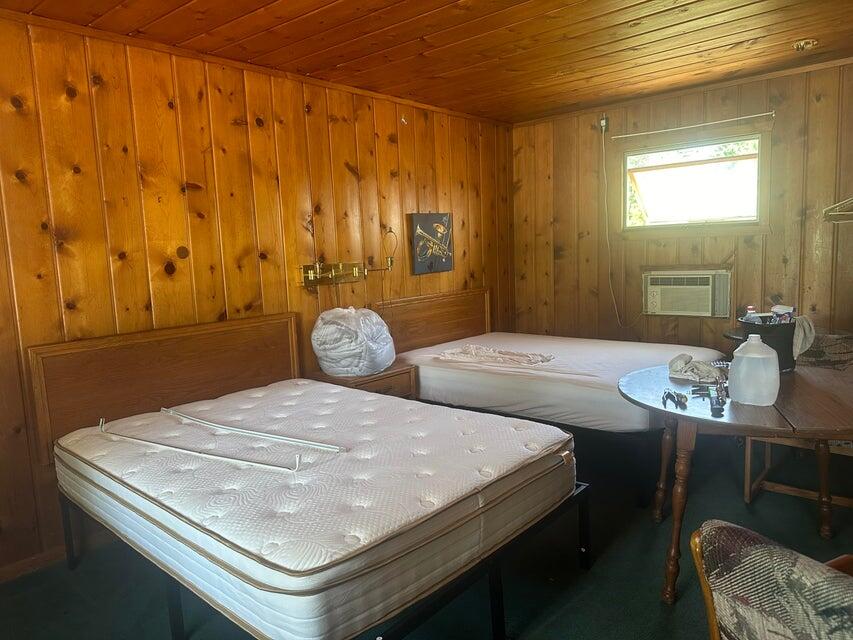 615 S I 75 Business Loop Property Photo 4