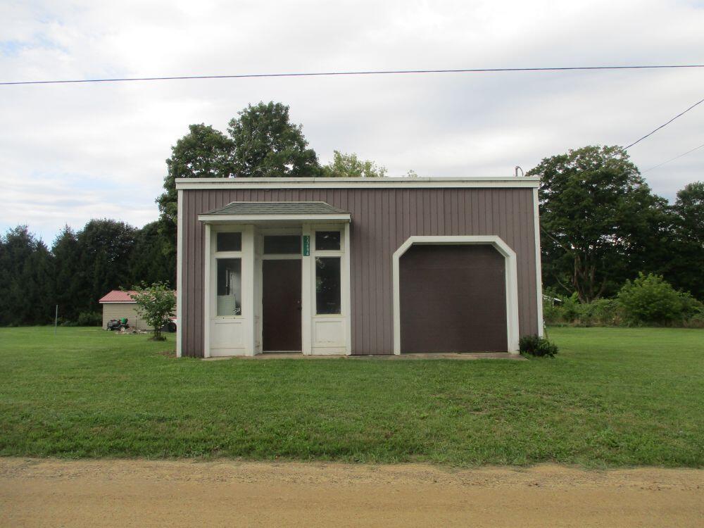 55694 Goff Lake Road Property Photo 1