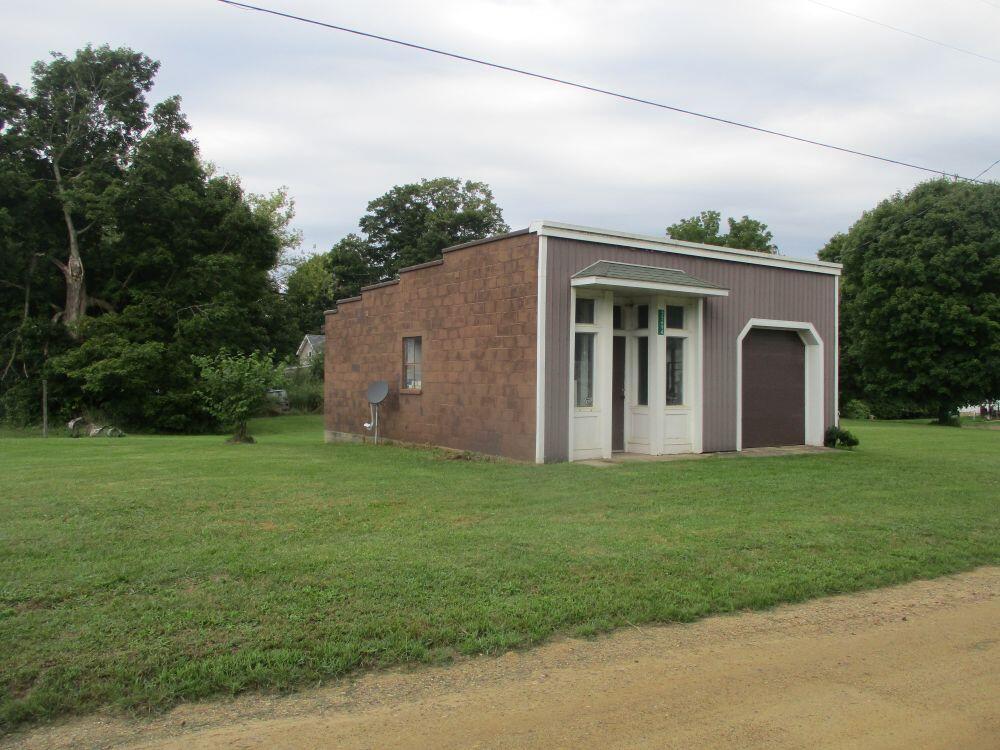 55694 Goff Lake Road Property Photo 10