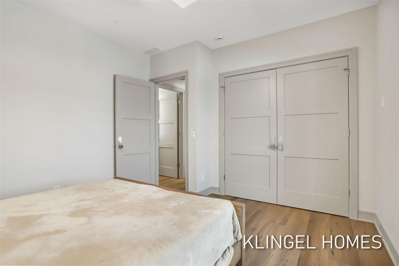 930 W Savidge Street Property Photo 31