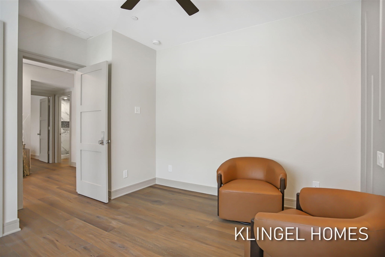 930 W Savidge Street Property Photo 35