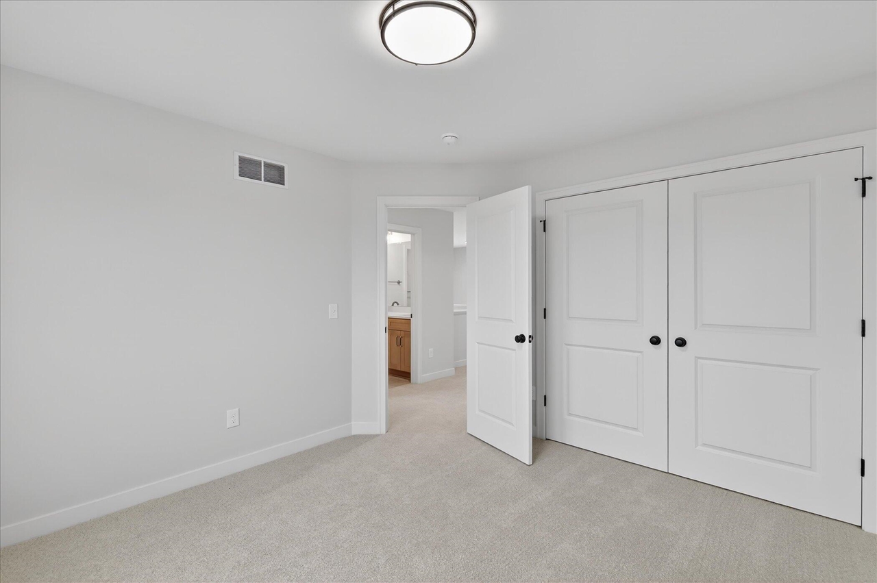 6627 Chaffey Creek Trail Property Photo 25