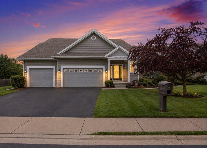 1087 Barrington Property Photo 1