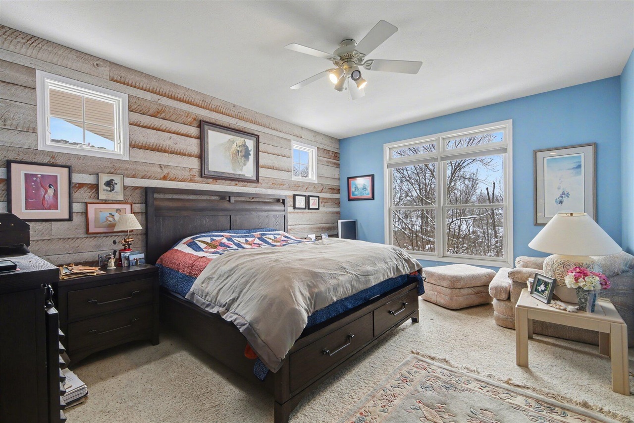1087 Barrington Property Photo 12