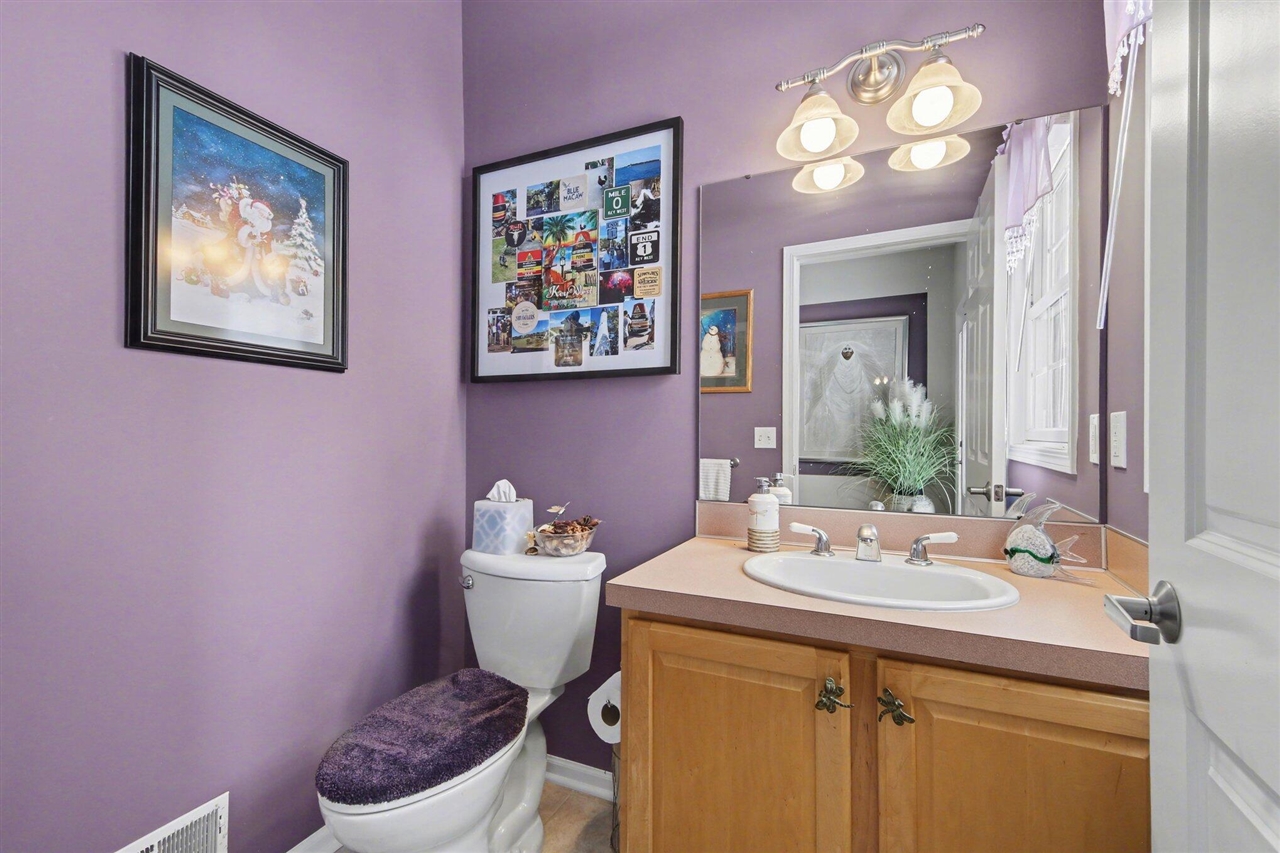 1087 Barrington Property Photo 16
