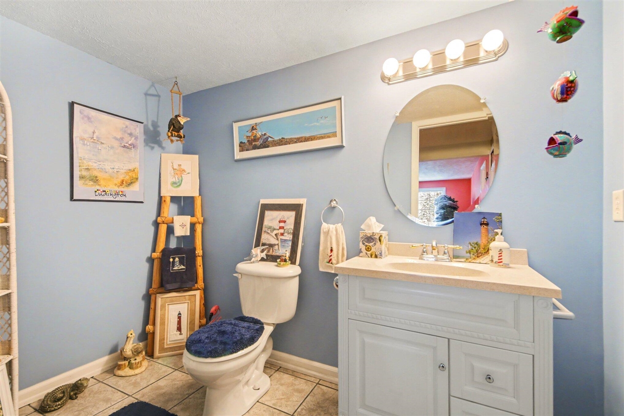 1087 Barrington Property Photo 26