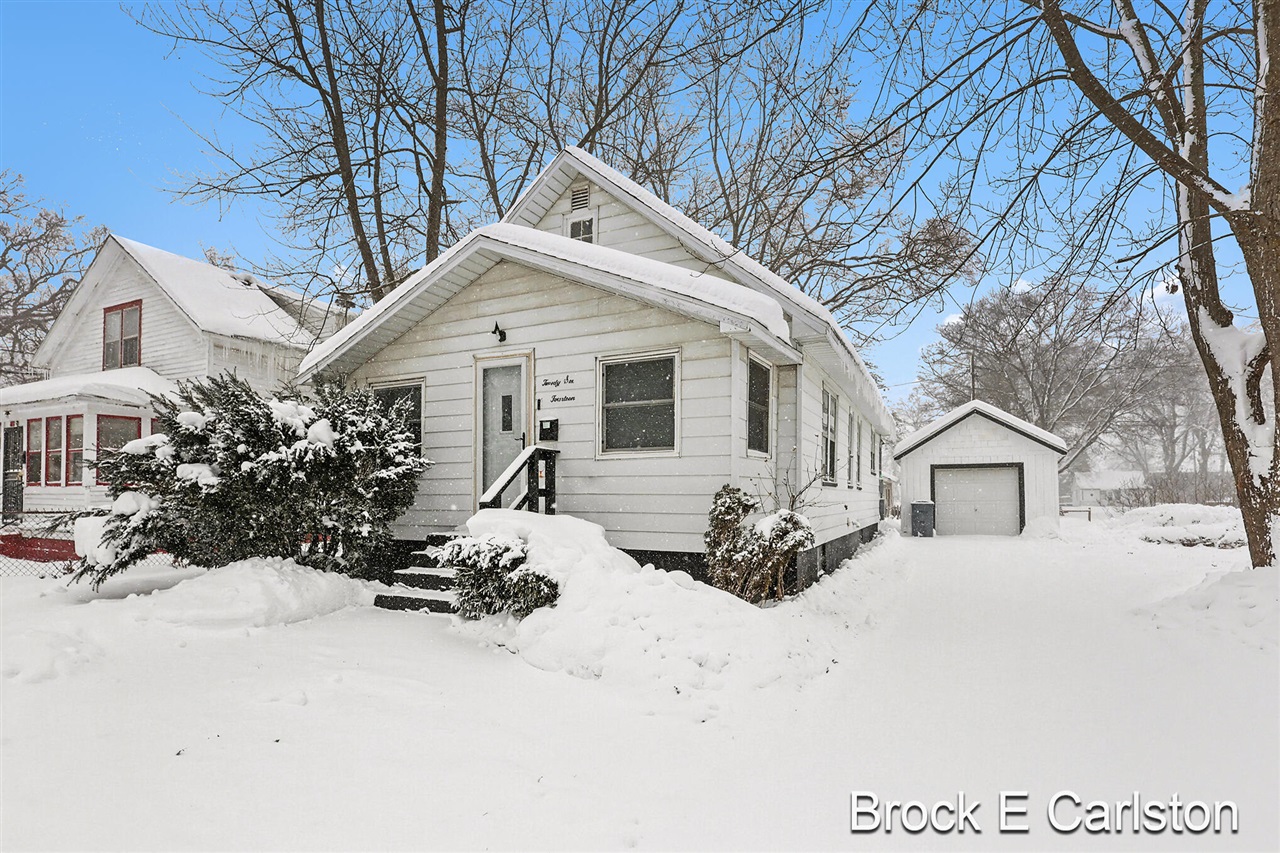 2614 Riordan Street Property Photo 1
