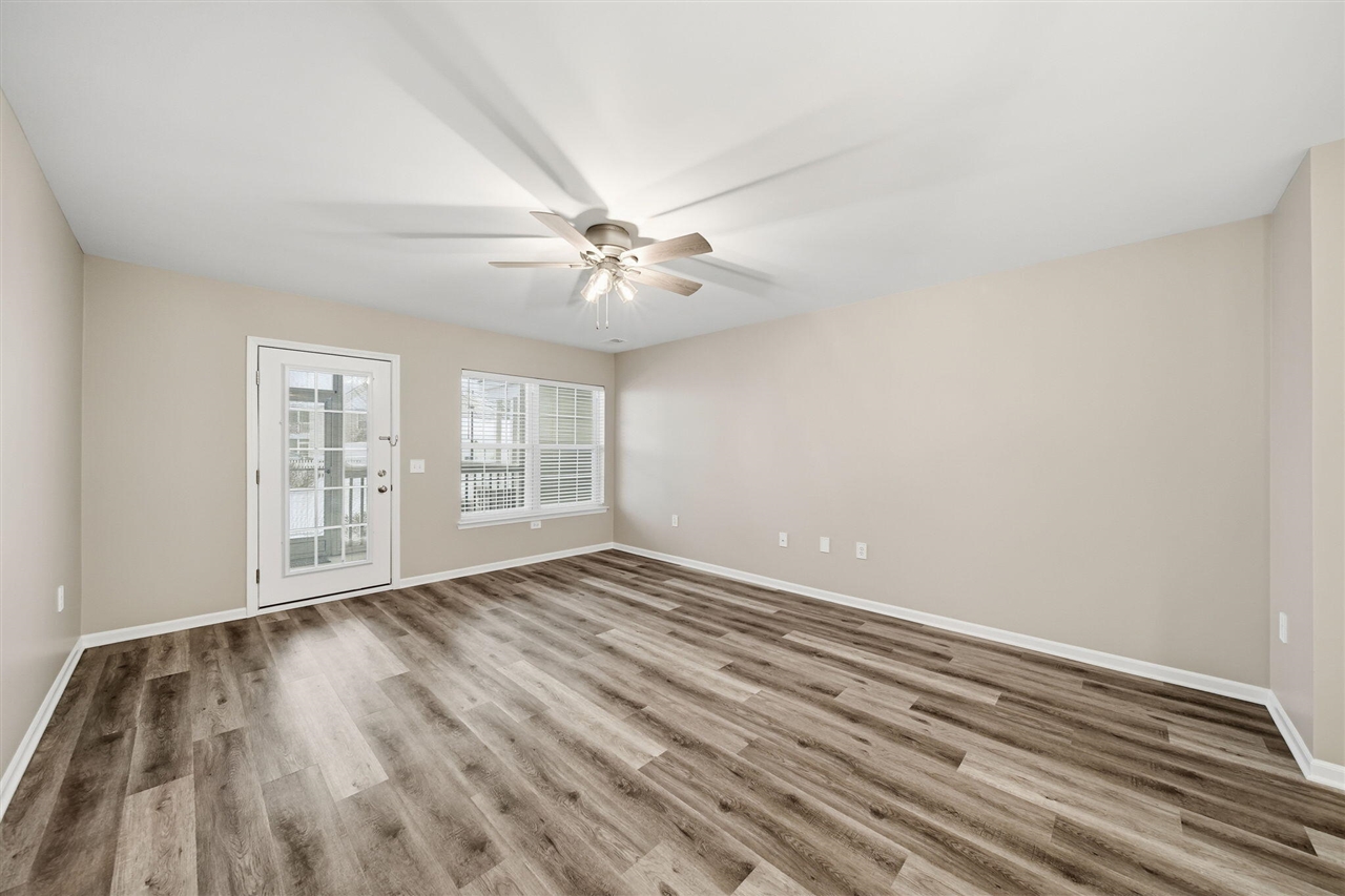2738 S Knightsbridge Circle Property Photo 9