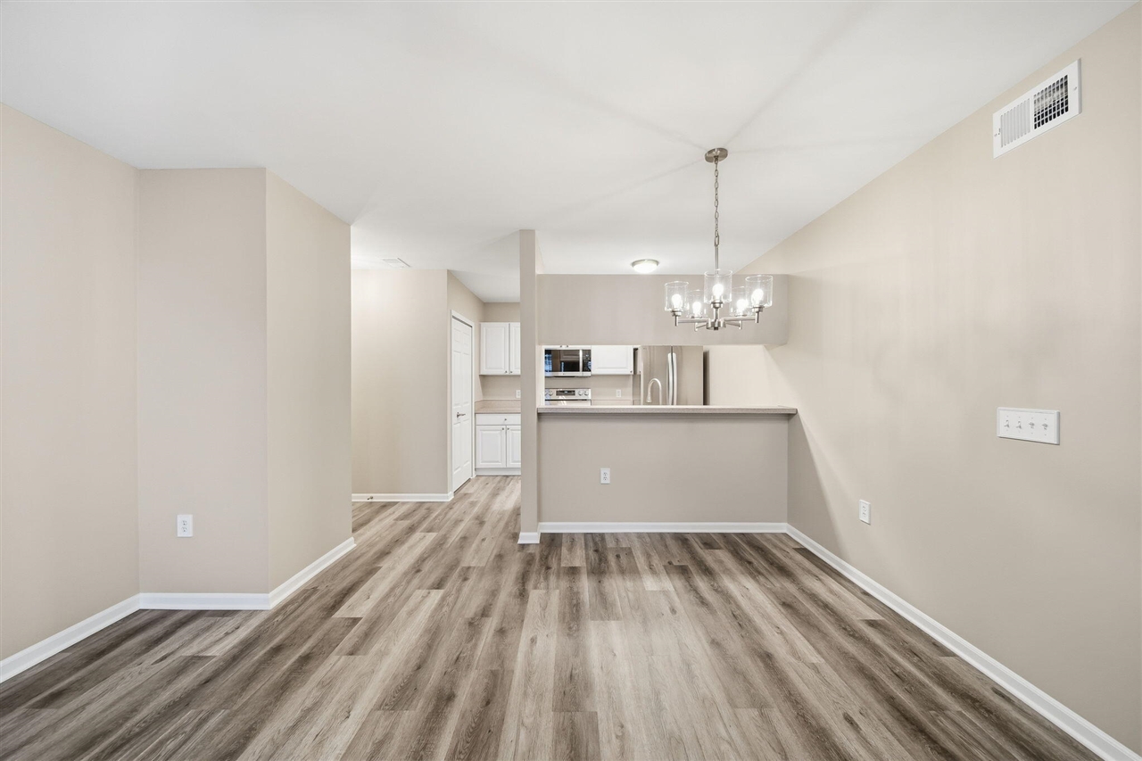 2738 S Knightsbridge Circle Property Photo 12