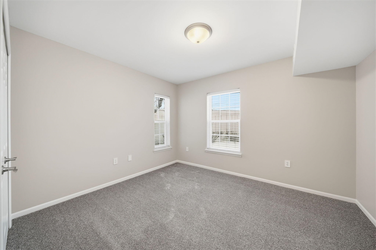 2738 S Knightsbridge Circle Property Photo 19