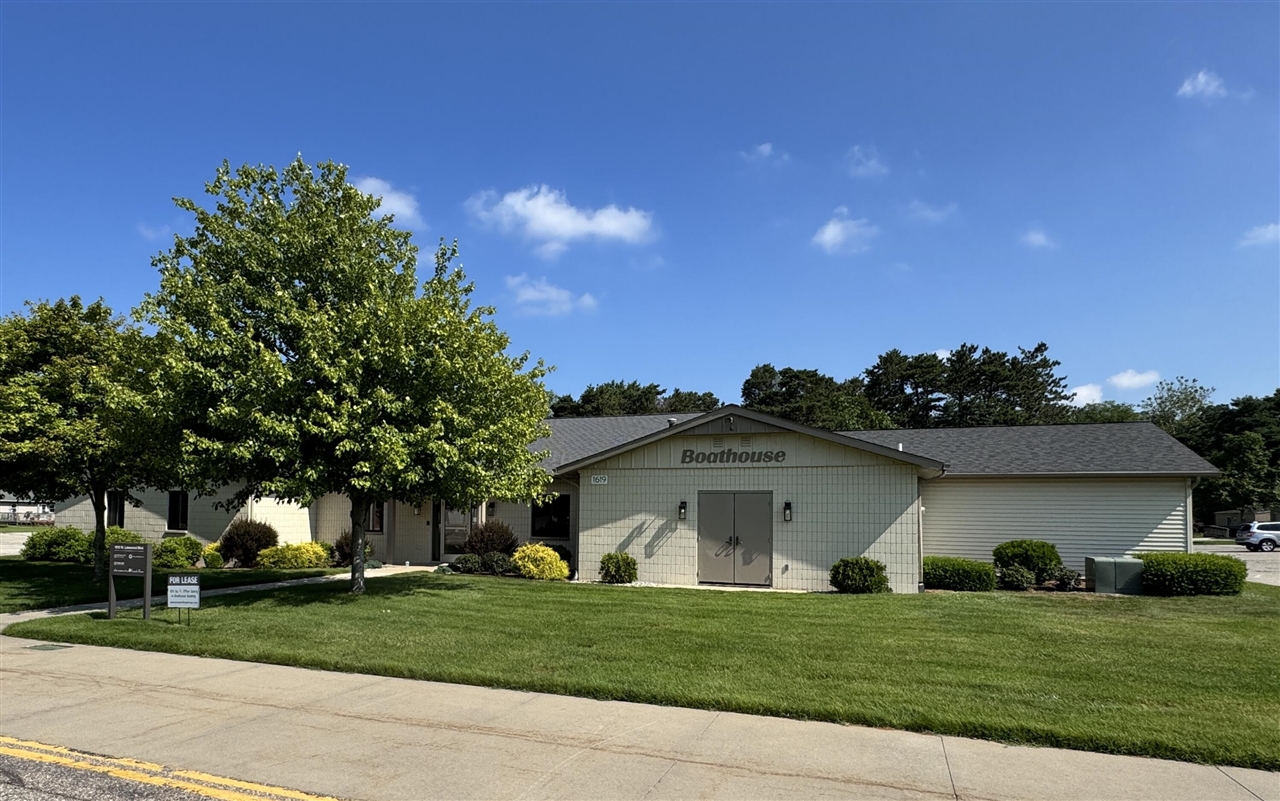 1627 W Lakewood Boulevard Property Photo 1