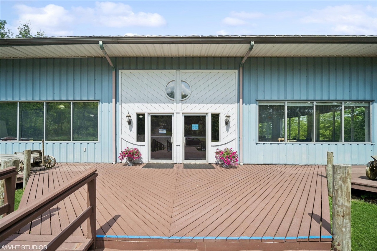 15437 Red Bud Trail Property Photo 3