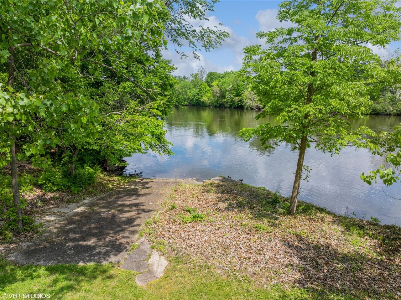 15437 Red Bud Trail Property Photo 9