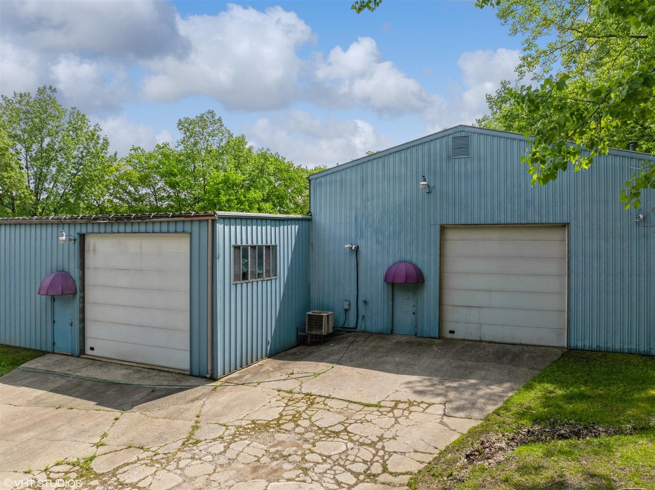 15437 Red Bud Trail Property Photo 13