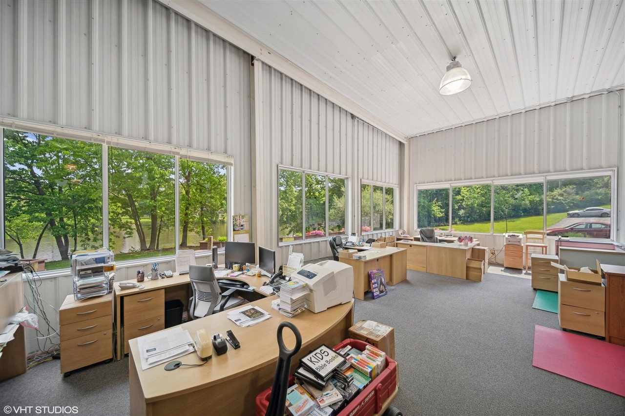 15437 Red Bud Trail Property Photo 19
