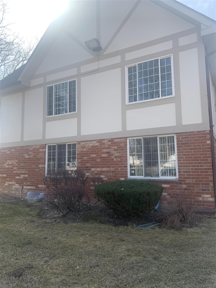 30256 Southfield Road Property Photo 2