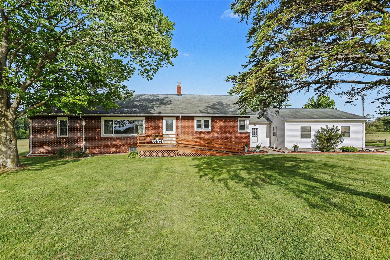 5494 Old Pipestone Road Property Photo 1