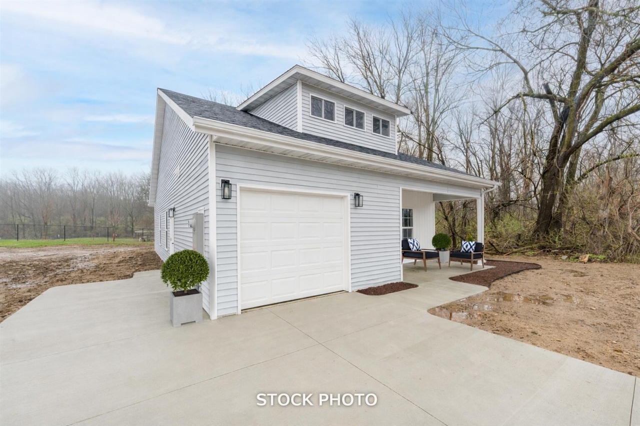 715 Victory Lane Property Photo 1