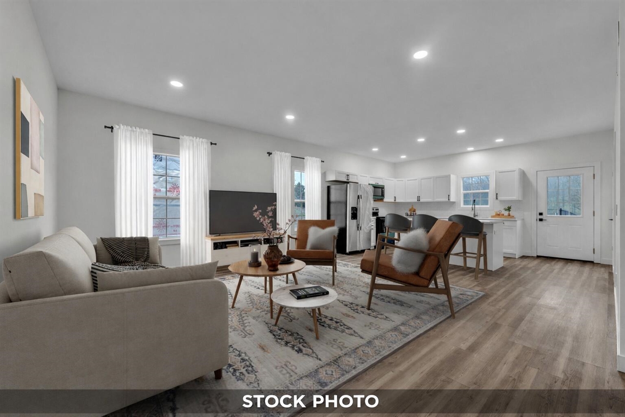 715 Victory Lane Property Photo 2