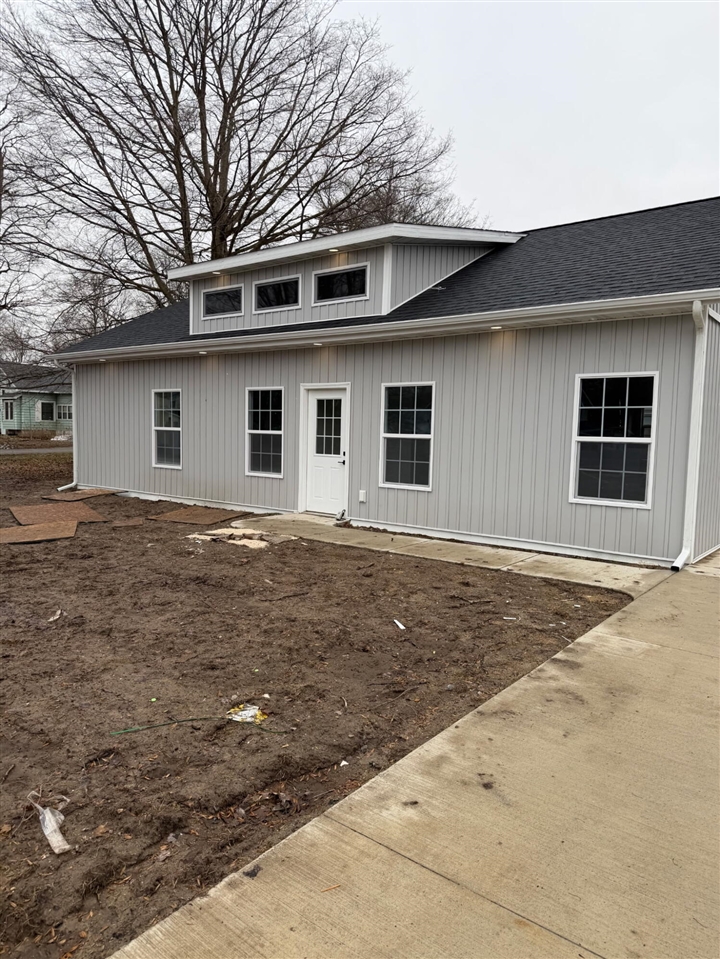 129 Middle Street Property Photo 1