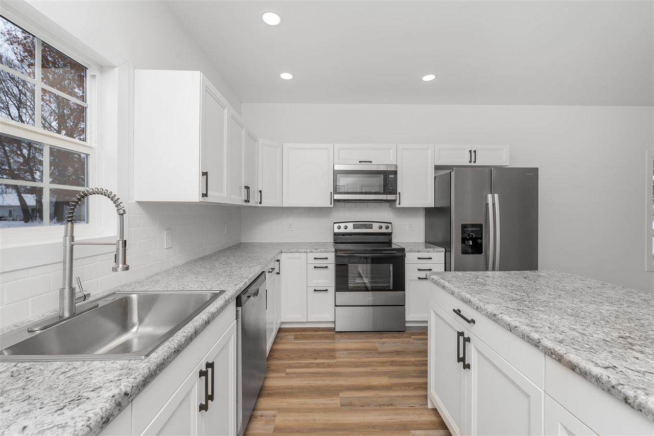 129 Middle Street Property Photo 6