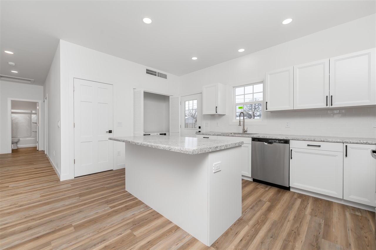 129 Middle Street Property Photo 7