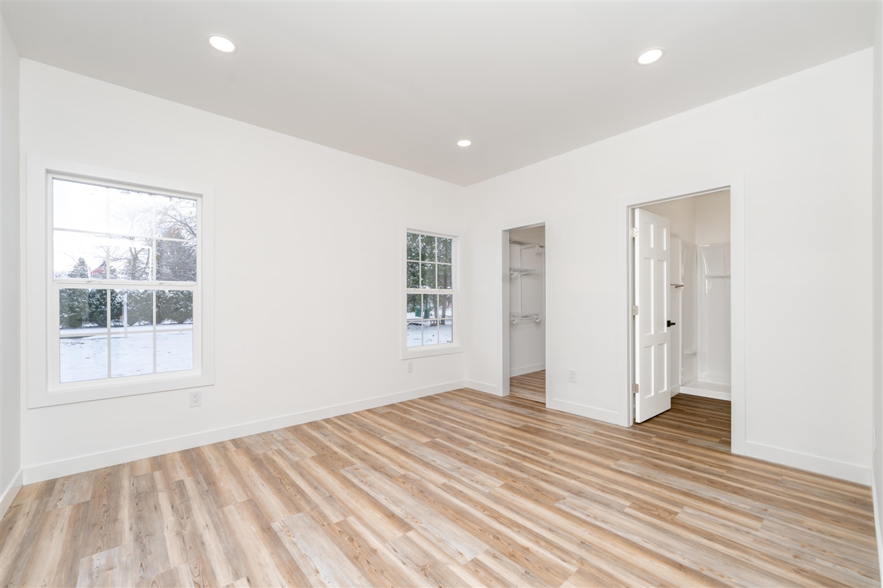 129 Middle Street Property Photo 8