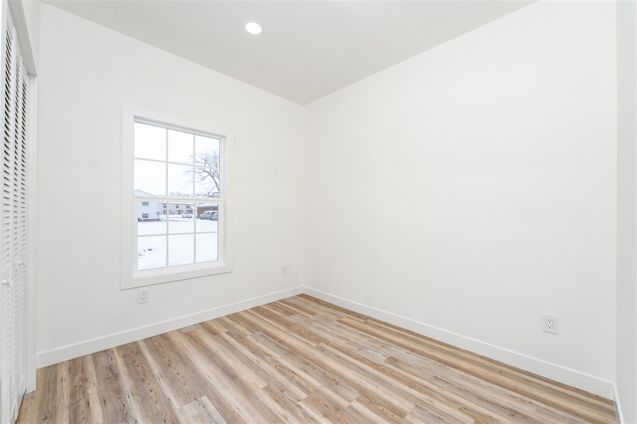 129 Middle Street Property Photo 11