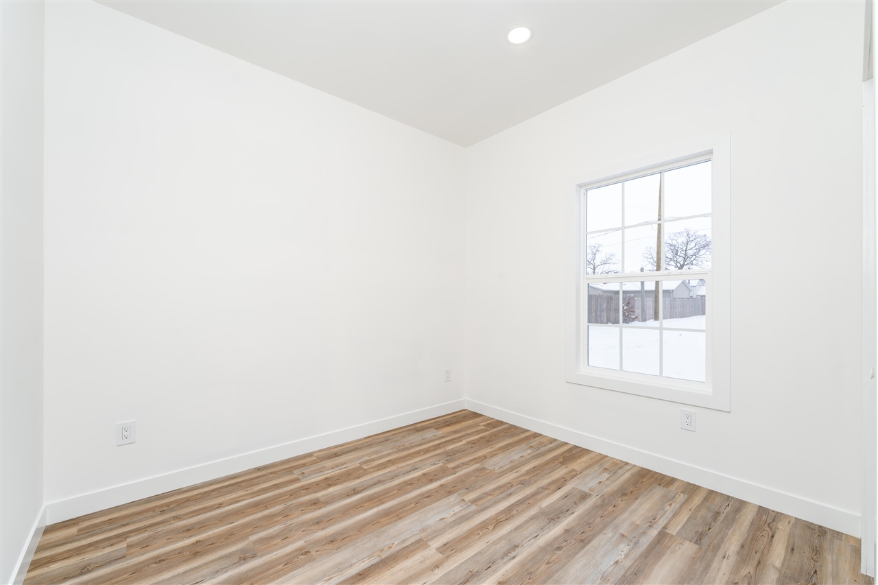 129 Middle Street Property Photo 13